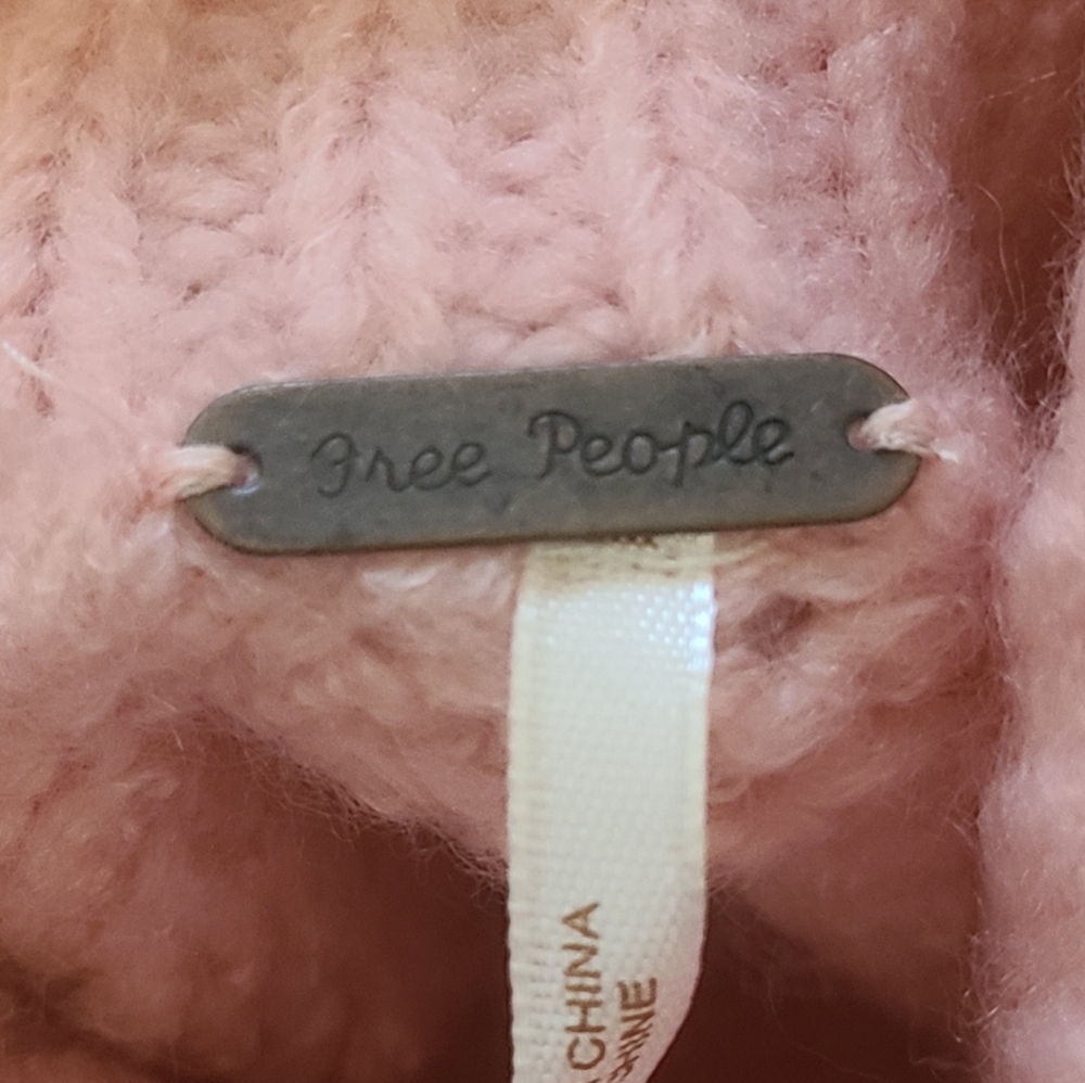 FREE PEOPLE SWEATER - Picture 10 of 12